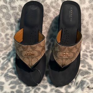 👉 Coach NEVER WORN Wedge Flip flop sandal